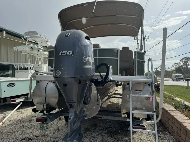 Slide: The Image of Bennington 21 SLX 2018 - 5