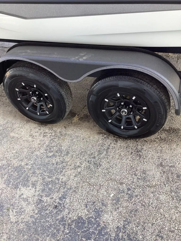 Slide: The Image of Skeeter ZXE20 2026 - 10