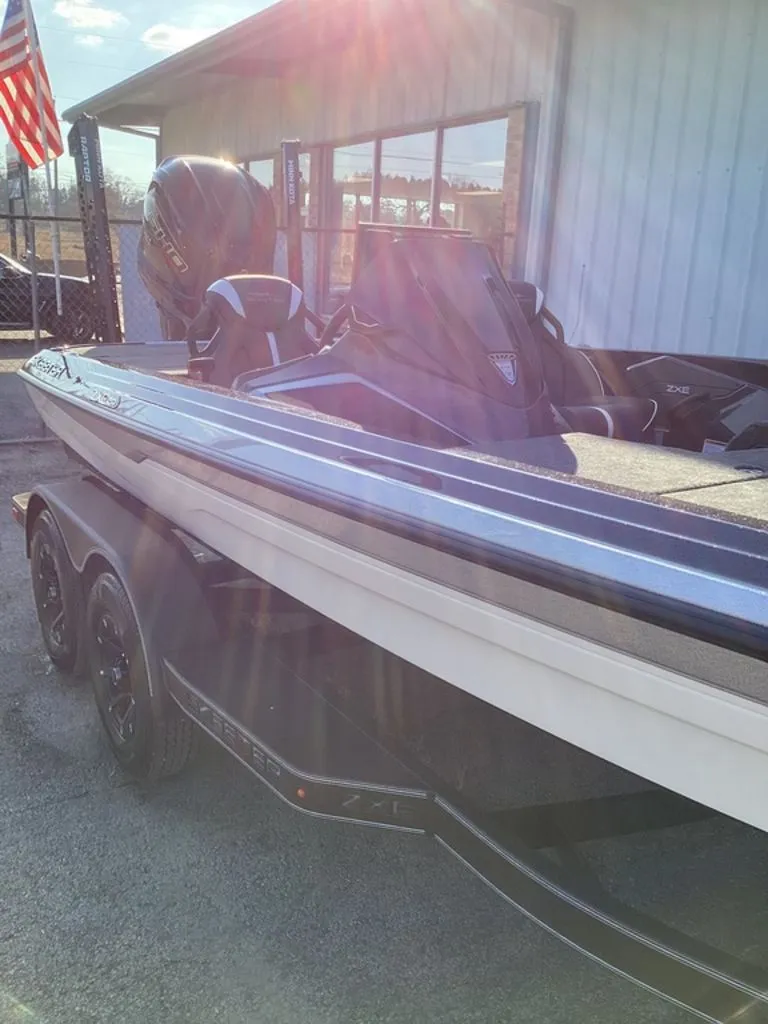 Slide: The Image of Skeeter ZXE20 2026 - 16