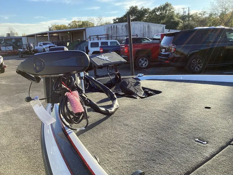 Slide: The Image of Skeeter FXR21 Apex 2026 - 20