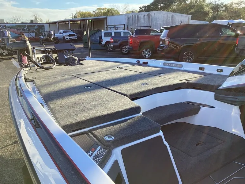 Slide: The Image of Skeeter FXR21 Apex 2026 - 22