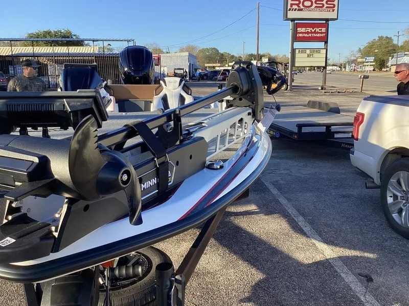 Slide: The Image of Skeeter FXR21 Apex 2026 - 28