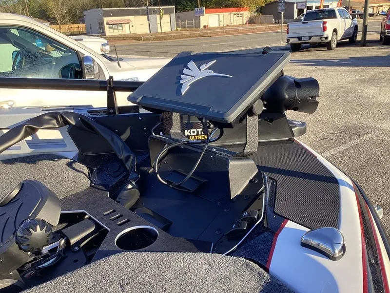 Slide: The Image of Skeeter FXR21 Apex 2026 - 32