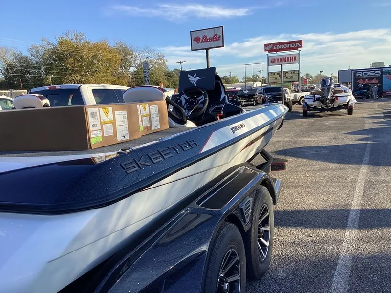 Slide: The Image of Skeeter FXR21 Apex 2026 - 35