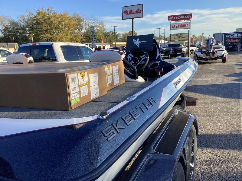 Slide: The Image of Skeeter FXR21 Apex 2026 - 36