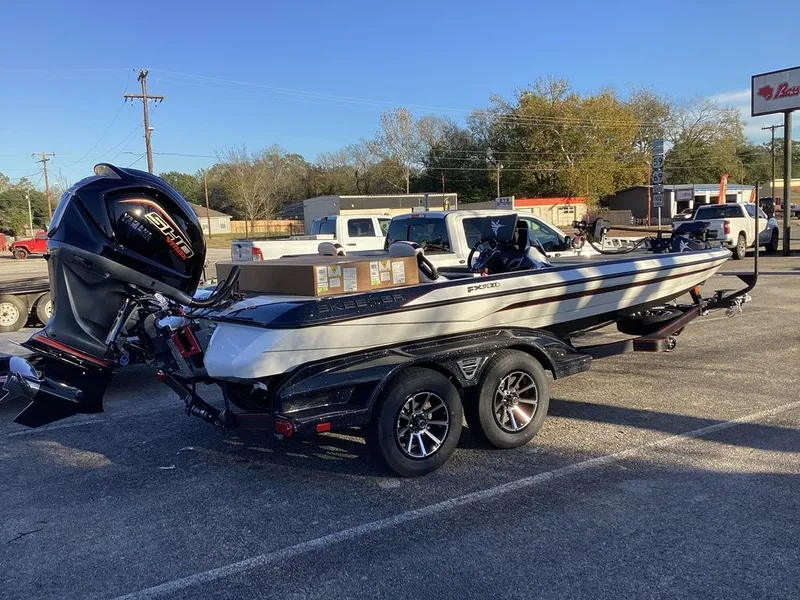 Slide: The Image of Skeeter FXR21 Apex 2026 - 4