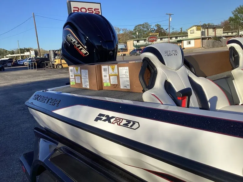 Slide: The Image of Skeeter FXR21 Apex 2026 - 5