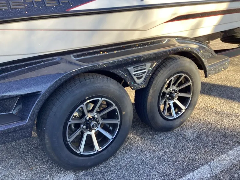 Slide: The Image of Skeeter FXR21 Apex 2026 - 54