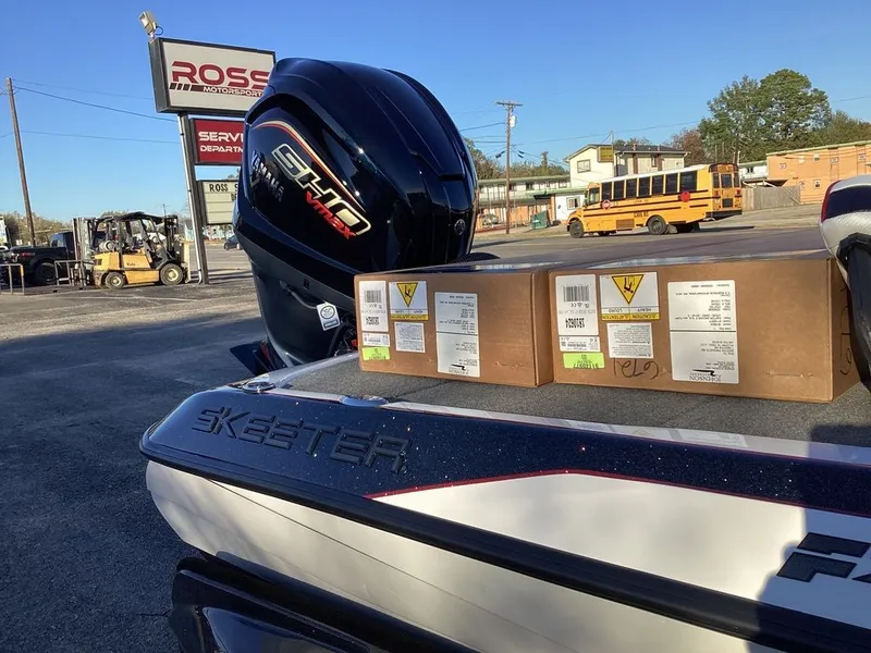 Slide: The Image of Skeeter FXR21 Apex 2026 - 6