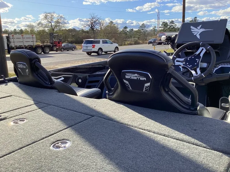 Slide: The Image of Skeeter FXR20 Apex 2026 - 12