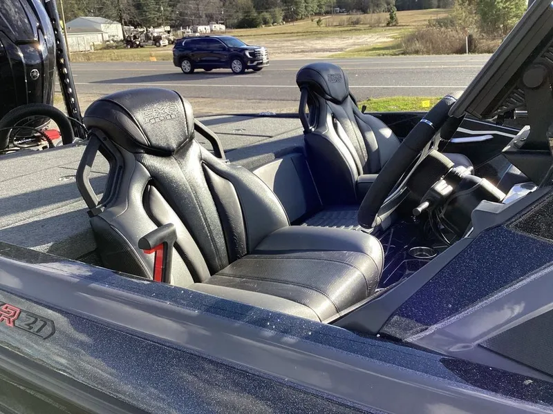 Slide: The Image of Skeeter FXR20 Apex 2026 - 18