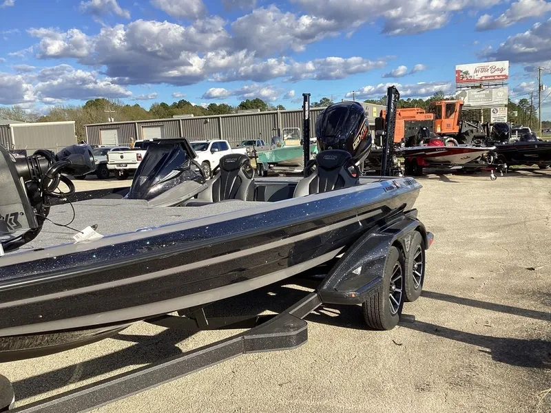 Slide: The Image of Skeeter FXR20 Apex 2026 - 21