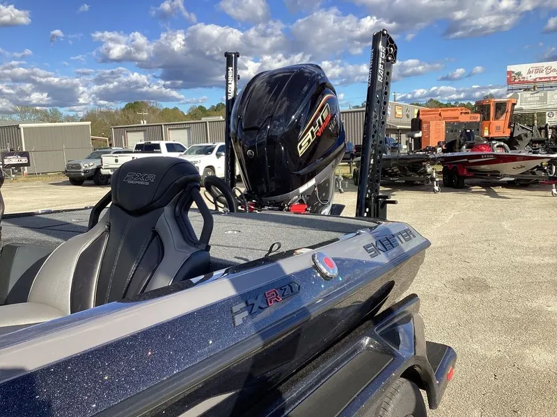 Slide: The Image of Skeeter FXR20 Apex 2026 - 25