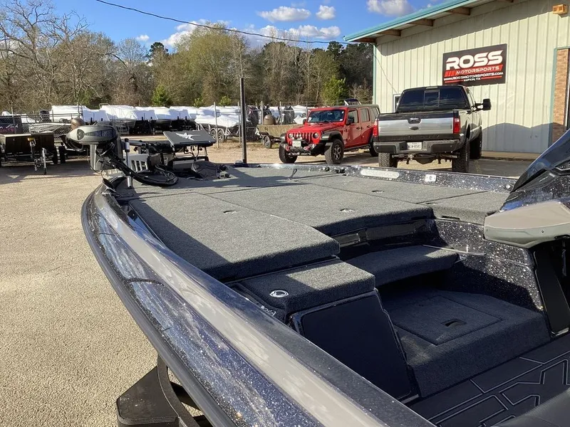 Slide: The Image of Skeeter FXR20 Apex 2026 - 26