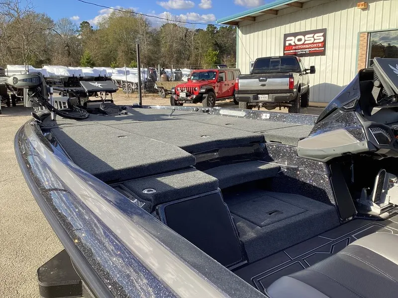 Slide: The Image of Skeeter FXR20 Apex 2026 - 27