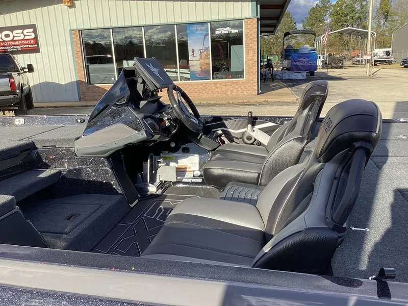 Slide: The Image of Skeeter FXR20 Apex 2026 - 28