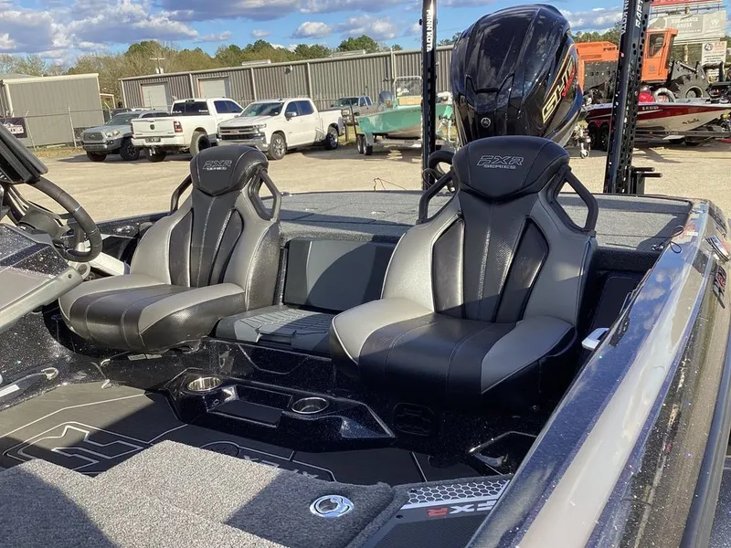 Slide: The Image of Skeeter FXR20 Apex 2026 - 29