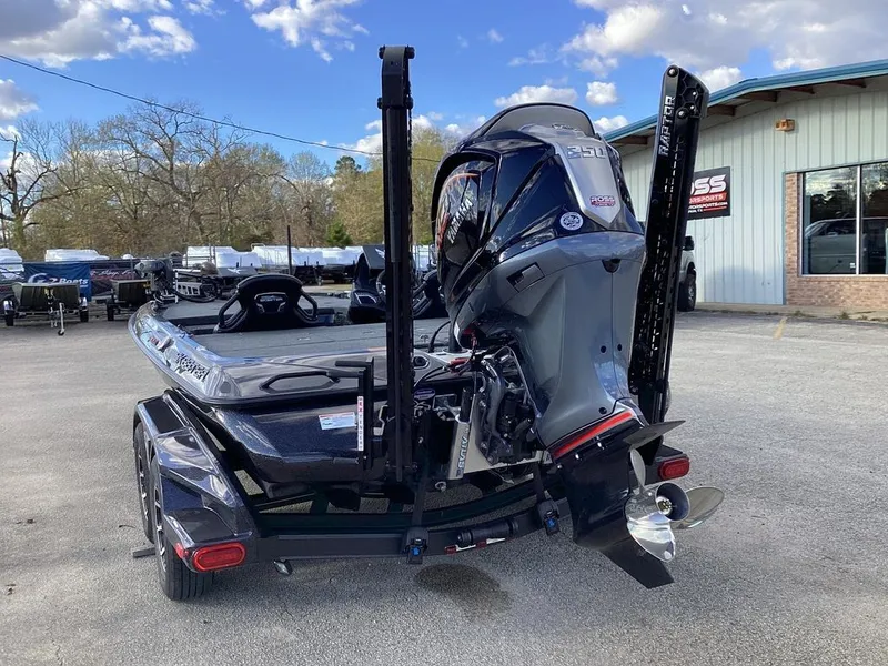 Slide: The Image of Skeeter FXR20 Apex 2026 - 37