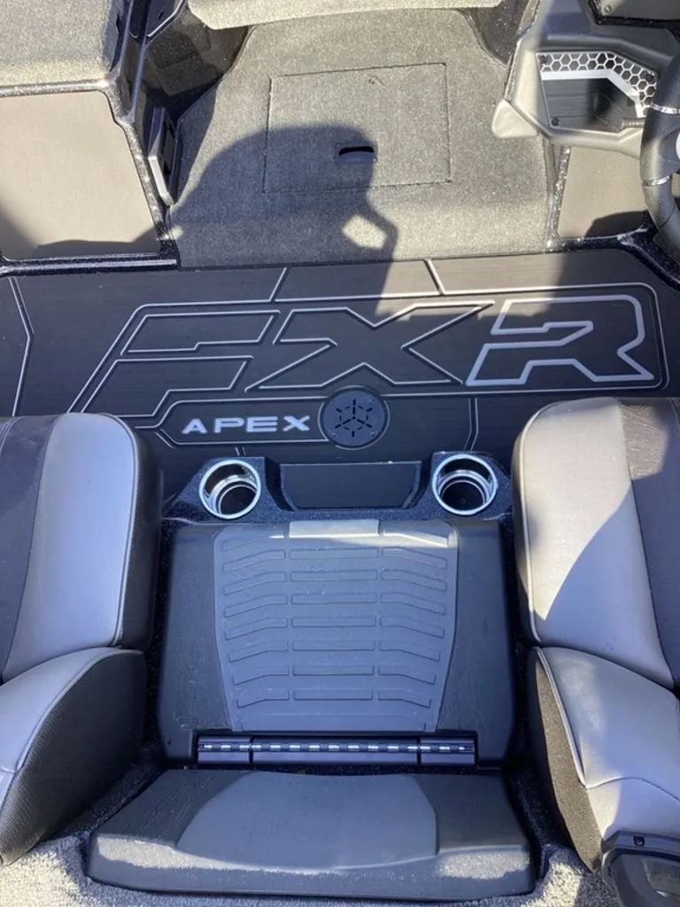 Slide: The Image of Skeeter FXR20 Apex 2026 - 41