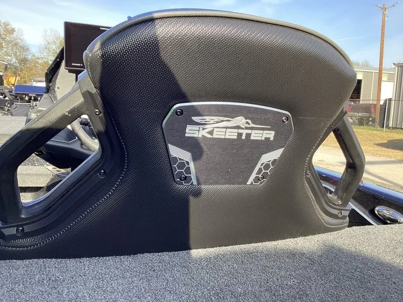 Slide: The Image of Skeeter FXR20 Apex 2026 - 45