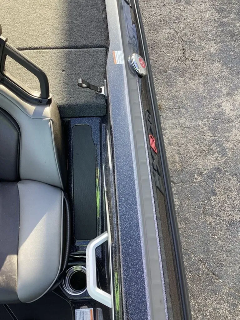 Slide: The Image of Skeeter FXR20 Apex 2026 - 47