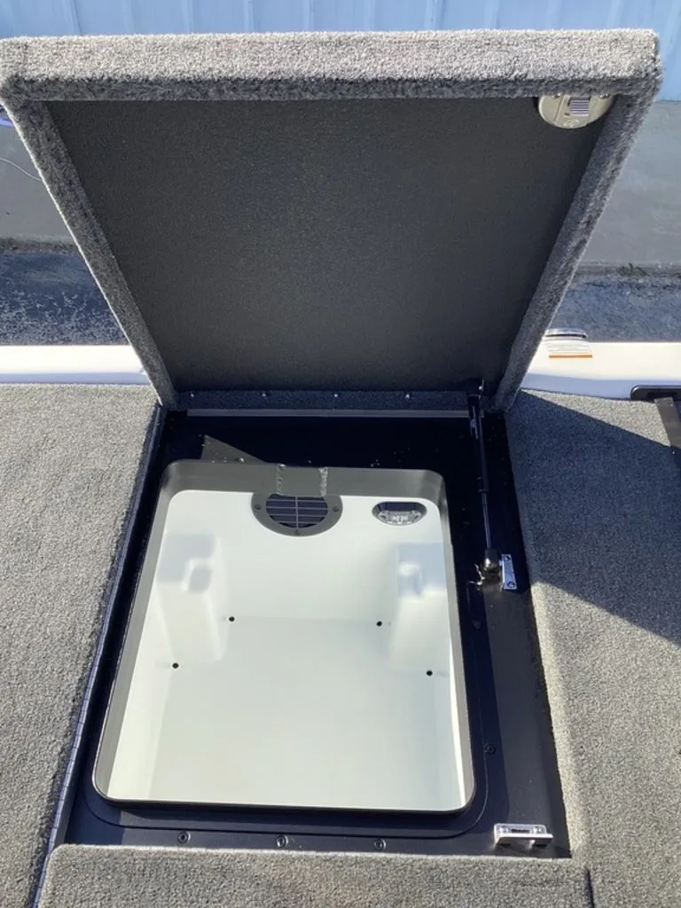 Slide: The Image of Skeeter ZXE21 2026 - 24