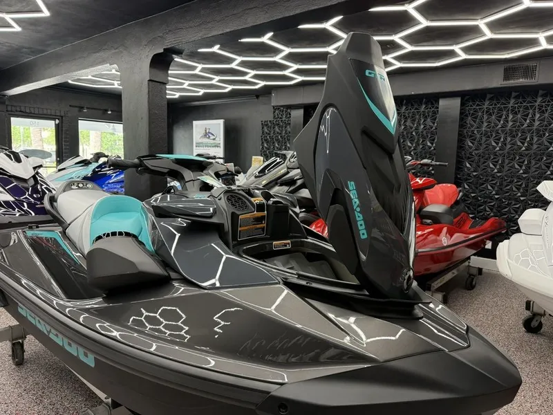 Slide: The Image of Sea-Doo GTR 230 2026 - 4