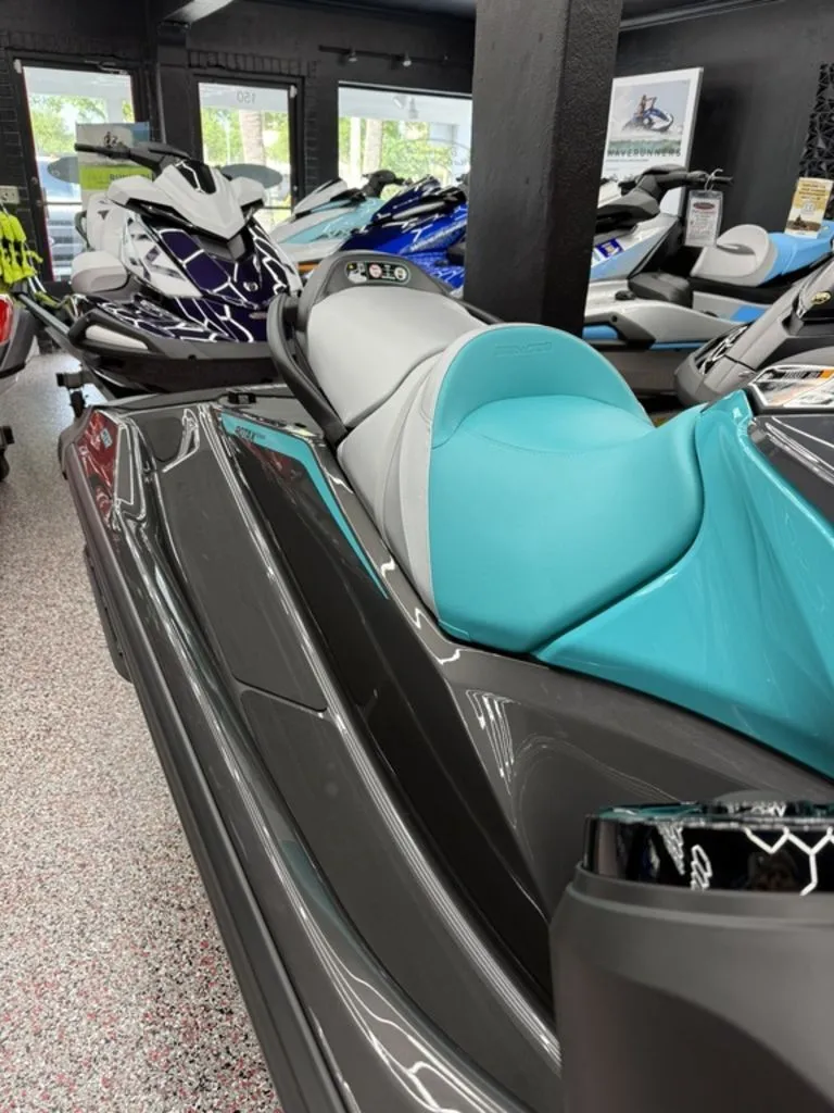 Slide: The Image of Sea-Doo GTR 230 2026 - 6