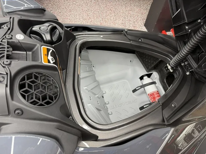 Slide: The Image of Sea-Doo GTR 230 2026 - 10