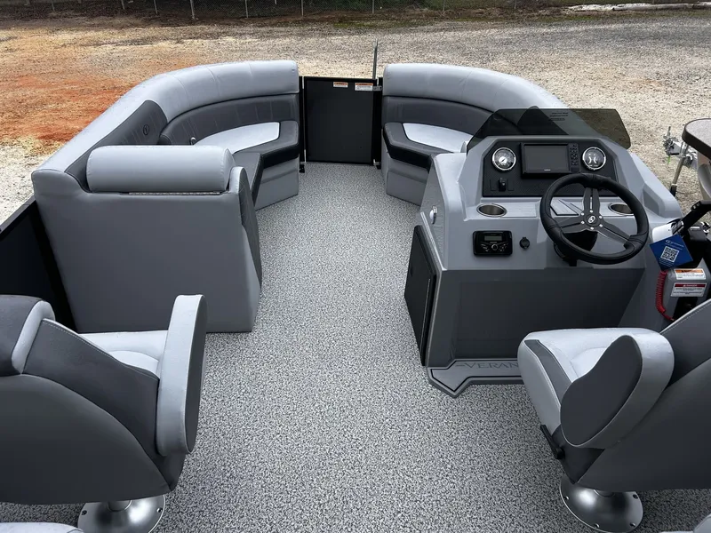 Slide: The Image of Veranda Vista View Series X22RC TRITOON 2026 - 4