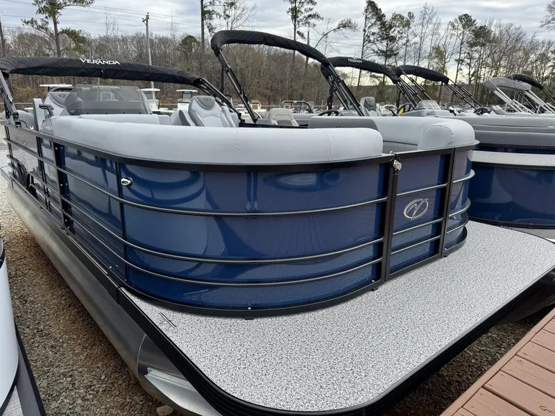 The Image of Veranda Vista View Series 20RC-TRITOON-115HP 2026 - 1