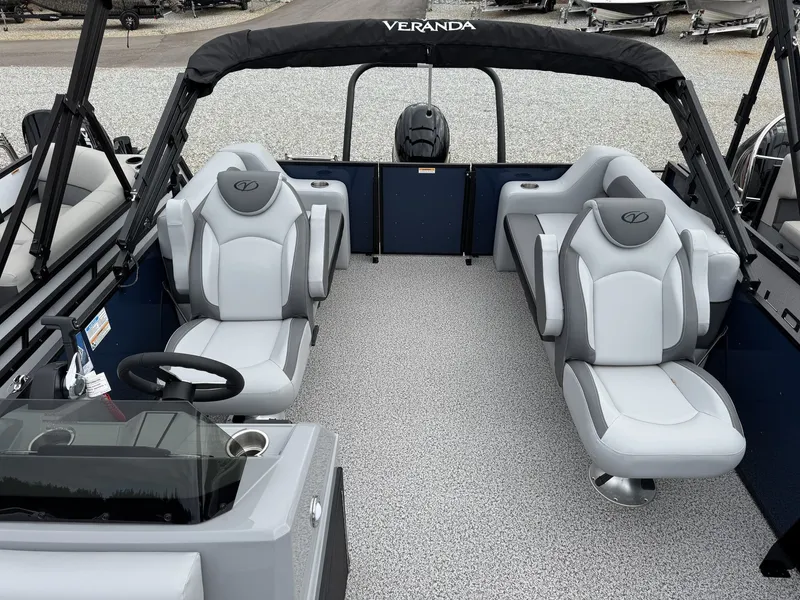 Slide: The Image of Veranda Vista View Series 20RC TRITOON 2026 - 3