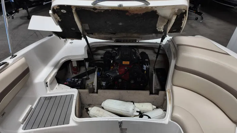 Slide: The Image of Chaparral 220 SSi 2007 - 100