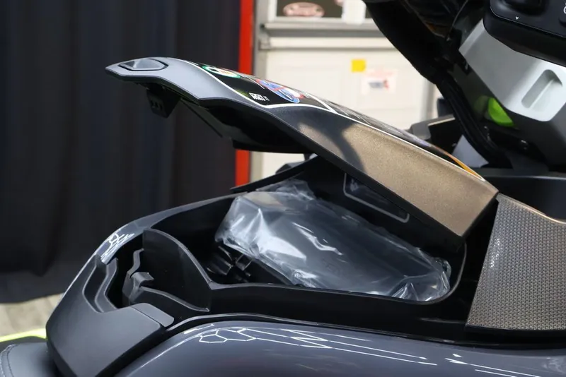 Slide: The Image of Sea-Doo Explorer Pro 170 2026 - 12