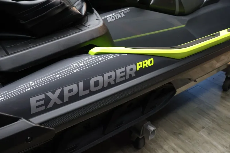 Slide: The Image of Sea-Doo Explorer Pro 170 2026 - 14