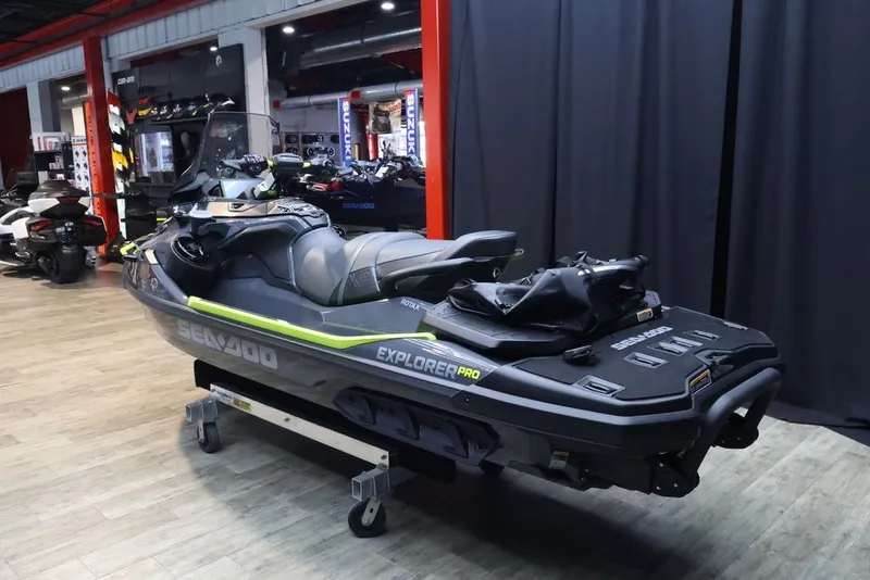 Slide: The Image of Sea-Doo Explorer Pro 170 2026 - 3