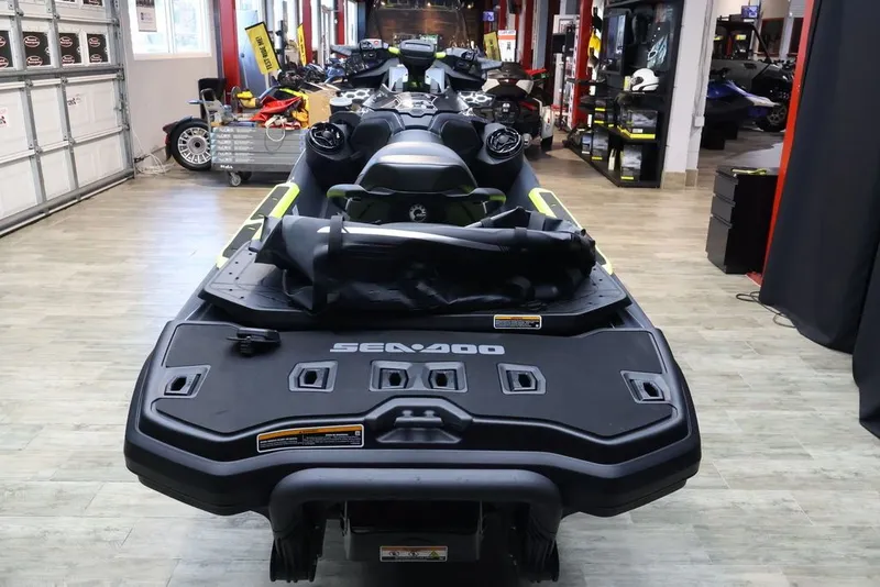 Slide: The Image of Sea-Doo Explorer Pro 170 2026 - 4