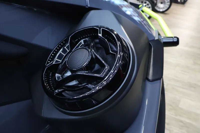 Slide: The Image of Sea-Doo Explorer Pro 170 2026 - 7