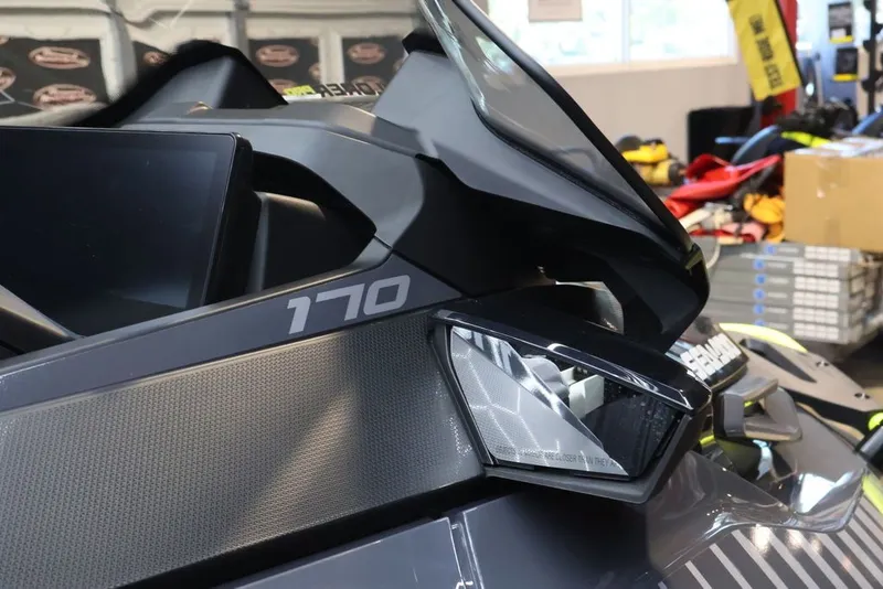 Slide: The Image of Sea-Doo Explorer Pro 170 2026 - 8