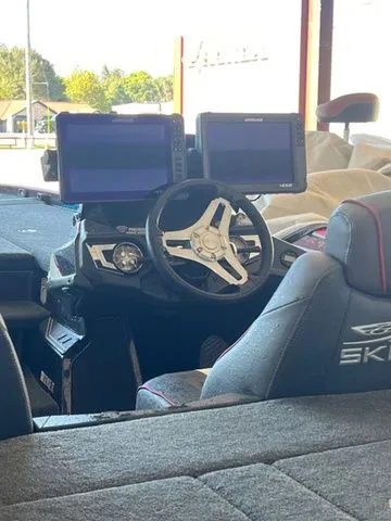 Slide: The Image of Skeeter FX21 2018 - 11