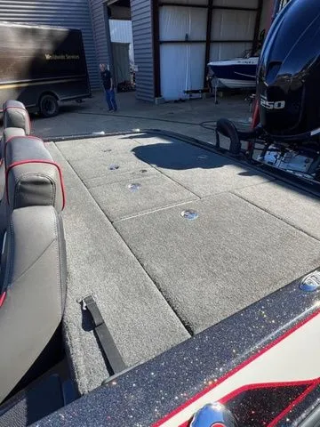 Slide: The Image of Skeeter FX21 2018 - 8