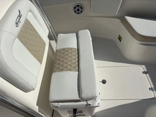 Slide: The Image of Bulls Bay 255 Center Console 2026 - 12