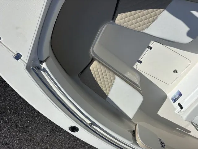 Slide: The Image of Bulls Bay 255 Center Console 2026 - 14