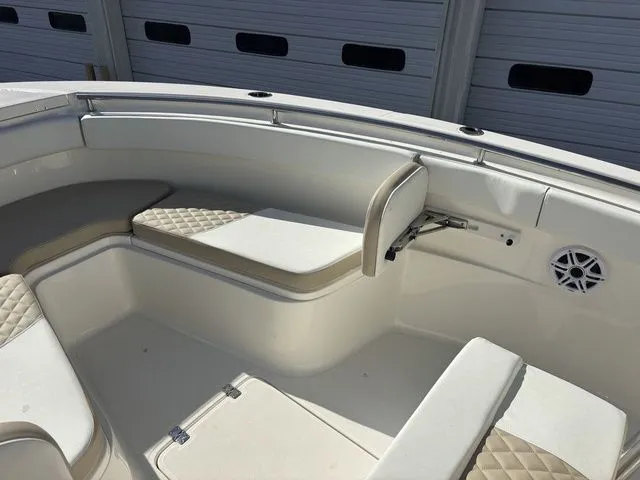 Slide: The Image of Bulls Bay 255 Center Console 2026 - 16