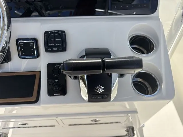 Slide: The Image of Bulls Bay 255 Center Console 2026 - 29