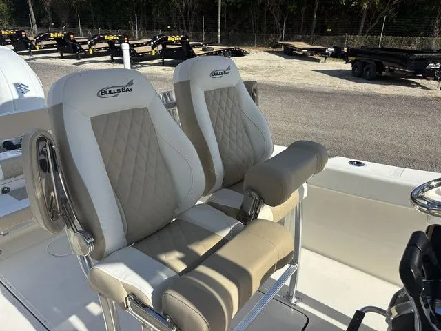 Slide: The Image of Bulls Bay 255 Center Console 2026 - 32