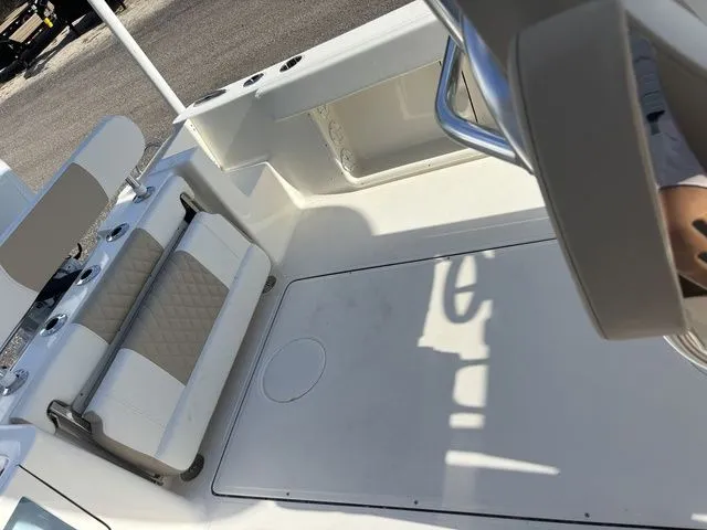 Slide: The Image of Bulls Bay 255 Center Console 2026 - 36