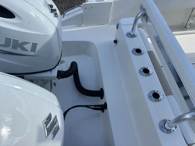 Slide: The Image of Bulls Bay 255 Center Console 2026 - 37