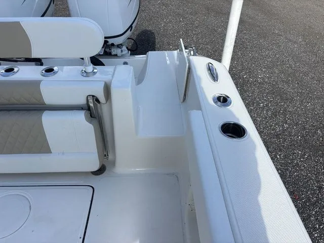 Slide: The Image of Bulls Bay 255 Center Console 2026 - 38