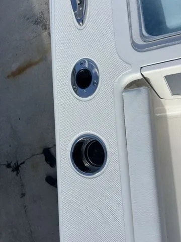 Slide: The Image of Bulls Bay 255 Center Console 2026 - 40